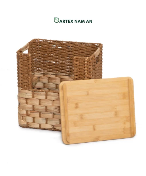 Optimize commercial vertical space with our modular Wholesale Storage Basket tower. Handwoven from water hyacinth and paper cord with a solid bamboo mid-lid. Features a front-loading base bin. Perfect for HORECA, offices, and retail. Bulk ready.