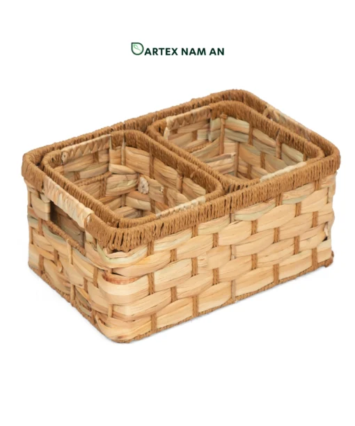 Optimize commercial countertops with our 3-piece modular Wholesale Storage Basket set. Handwoven from natural water hyacinth and paper cord with a durable structured base. Includes 1 large master tray and 2 side-by-side insert bins. Ideal for HORECA amenities, office storage, and retail shelves. Bulk ready.