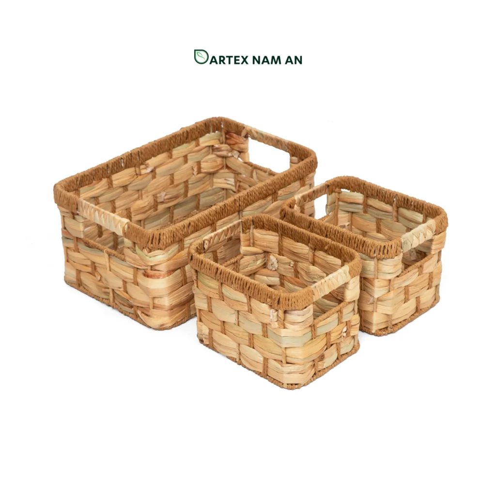 Optimize commercial countertops with our 3-piece modular Wholesale Storage Basket set. Handwoven from natural water hyacinth and paper cord with a durable structured base. Includes 1 large master tray and 2 side-by-side insert bins. Ideal for HORECA amenities, office storage, and retail shelves. Bulk ready.