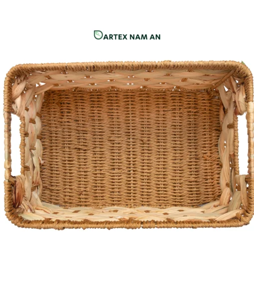 Optimize commercial countertops with our 3-piece modular Wholesale Storage Basket set. Handwoven from natural water hyacinth and paper cord with a durable structured base. Includes 1 large master tray and 2 side-by-side insert bins. Ideal for HORECA amenities, office storage, and retail shelves. Bulk ready.