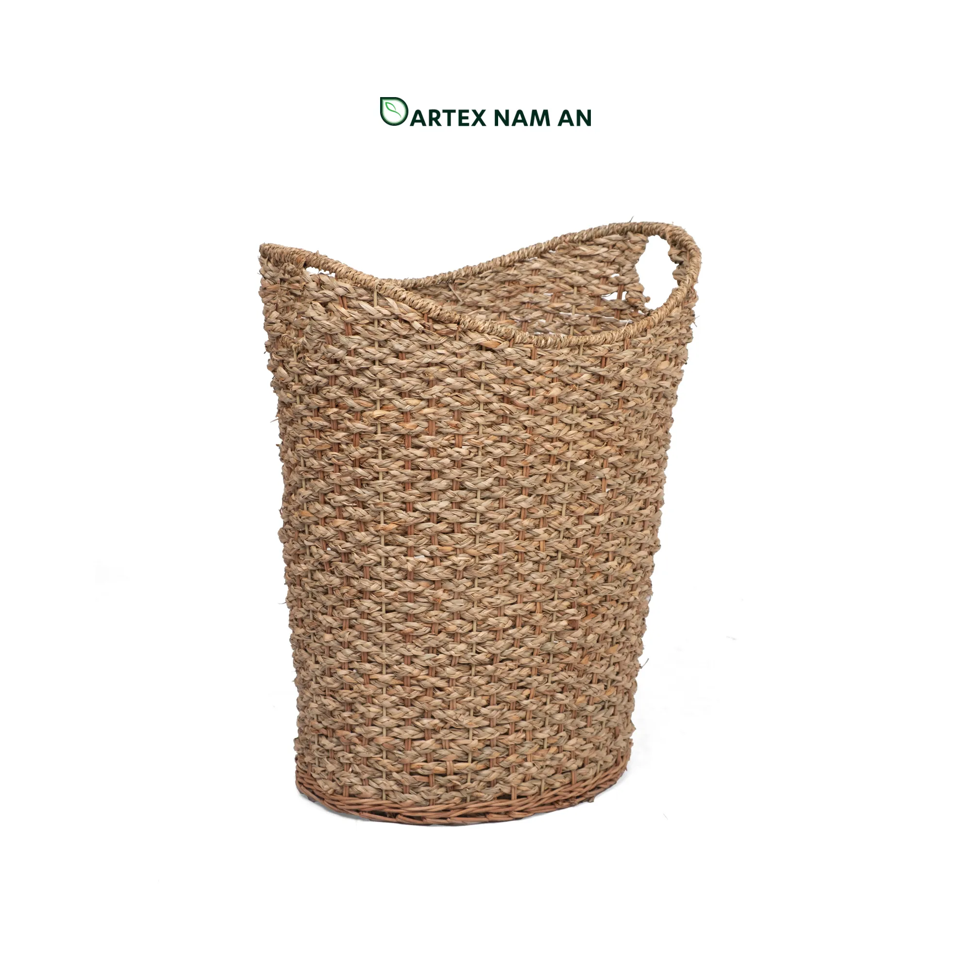 Seagrass Wholesale Laundry Basket from Vietnam Wholesaler for Home, Office, HORECA and Retail Source direct from a leading vietnam wholesaler. Our eco-friendly Wholesale Laundry Basket is handwoven from premium-grade natural seagrass with a curved rim and integrated handles. High-quality artisanal hamper for HORECA, offices, and home retail. Bulk order ready.