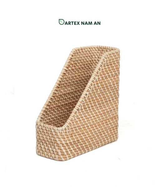 Optimize desk storage with our Wholesale Magazine Holder. Handwoven from natural rattan, this rattan file organizer functions as a woven magazine rack and rattan desk file holder for HORECA, corporate offices, and retail. Bulk ready.