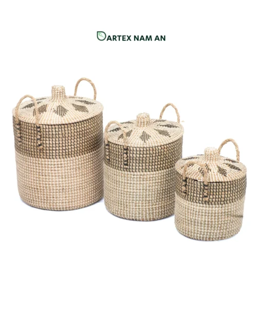 Expand your commercial catalog with our eco-friendly Wholesale Laundry Basket set of 3. Handwoven from high-quality natural seagrass with fitted lids and dual handles. Premium-grade artisanal hampers ideal for HORECA, executive offices, and lifestyle retail. Bulk order ready.