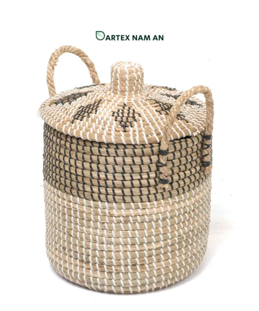 Expand your commercial catalog with our eco-friendly Wholesale Laundry Basket set of 3. Handwoven from high-quality natural seagrass with fitted lids and dual handles. Premium-grade artisanal hampers ideal for HORECA, executive offices, and lifestyle retail. Bulk order ready.