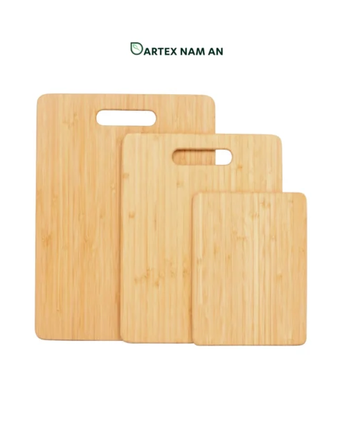 Upgrade food service operations with our natural bamboo Wholesale Serving Tray. Dual-purpose design serves as a charcuterie platter, prep cutting board, and drink server for HORECA venues and lifestyle retail. Bulk ready.