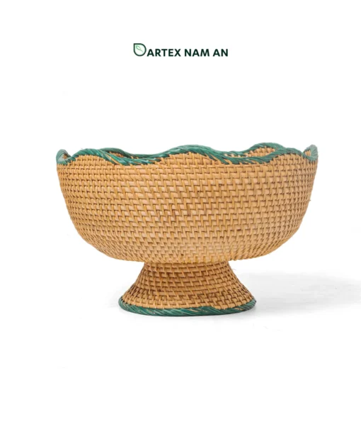 Expand your inventory with our Wholesale pedestal bowl. Handwoven from natural rattan featuring a wavy scalloped rim and green accent trim for HORECA buffets, corporate offices, and lifestyle retail. Bulk order ready.