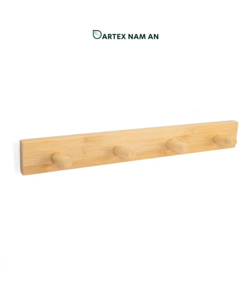 Optimize entryway and bathroom storage with our natural bamboo Wholesale Wall Shelf peg rack. Features sturdy rounded pegs for towels, coats, bags, and HORECA guest rooms. Bulk trade ready.
