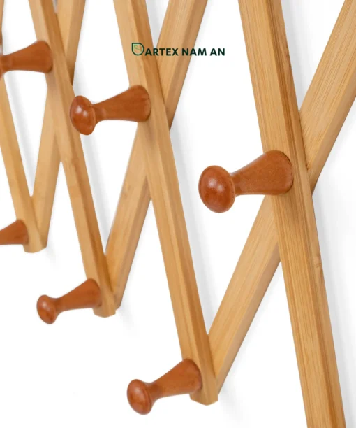 Optimize entryway and bathroom storage with our expandable bamboo Wholesale Wall Shelf. Features a retractable accordion design with 10 peg knobs for towels, coats, HORECA guest rooms, and offices. Bulk trade ready.