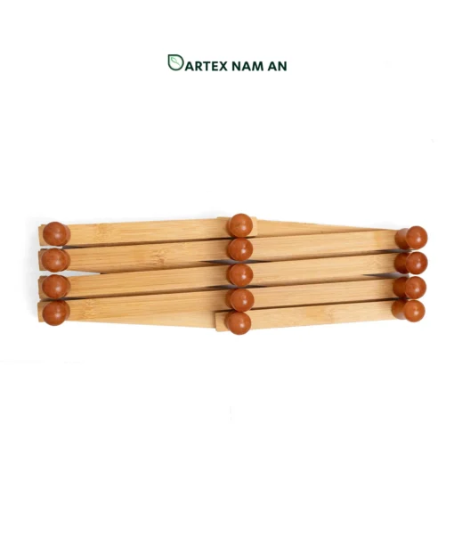 Optimize entryway and bathroom storage with our expandable bamboo Wholesale Wall Shelf. Features a retractable accordion design with 10 peg knobs for towels, coats, HORECA guest rooms, and offices. Bulk trade ready.