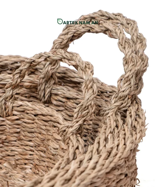 Upgrade your inventory with our low-profile Wholesale Storage Basket set of 3. Handwoven from natural fibers, this Wholesale Seagrass Basket set provides durable bulk seagrass storage baskets for HORECA table service, office organization, and retail shelves. Bulk order ready.