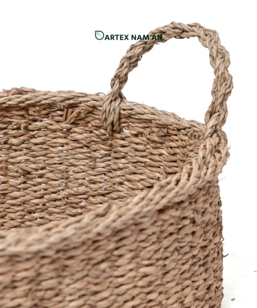 Upgrade your inventory with our low-profile Wholesale Storage Basket set of 3. Handwoven from natural fibers, this Wholesale Seagrass Basket set provides durable bulk seagrass storage baskets for HORECA table service, office organization, and retail shelves. Bulk order ready.