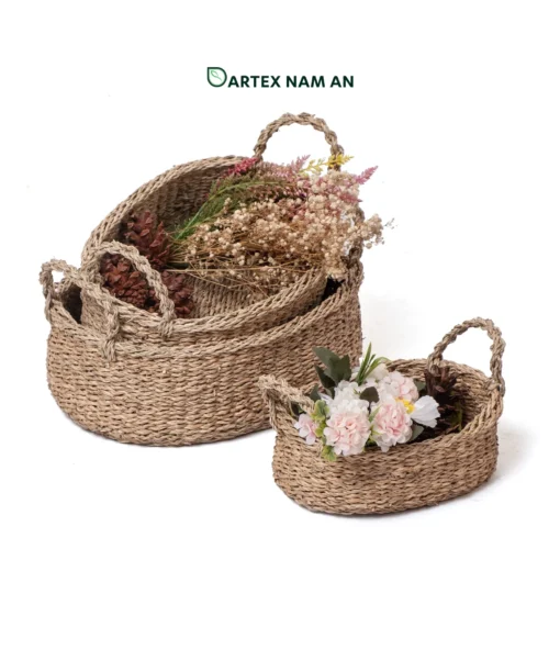 Upgrade your inventory with our low-profile Wholesale Storage Basket set of 3. Handwoven from natural fibers, this Wholesale Seagrass Basket set provides durable bulk seagrass storage baskets for HORECA table service, office organization, and retail shelves. Bulk order ready.