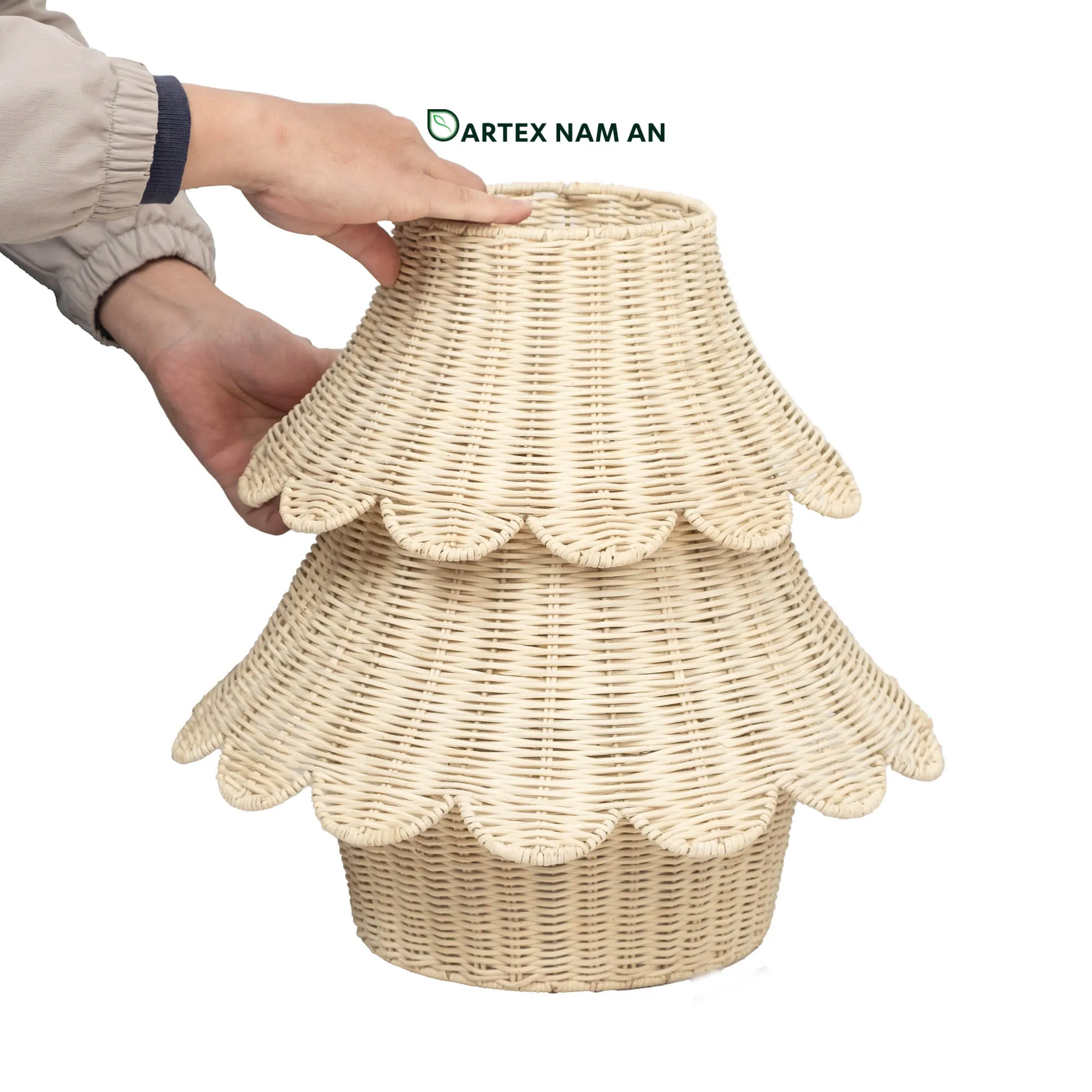 Wholesale Rattan Christmas Tree Nestable Modular Tabletop & Floor Holiday Decor for HORECA, Office, and Home Retail Expand seasonal inventory with our nestable Wholesale Rattan Christmas Tree. Featuring a 5-tier scalloped design in cream rattan, it nests flat for low-cost bulk shipping and premium HORECA holiday staging. Bulk ready.